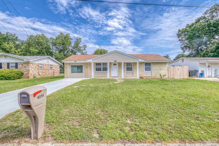 Property Photo: 4210 Coldsprings Dr FL 32514