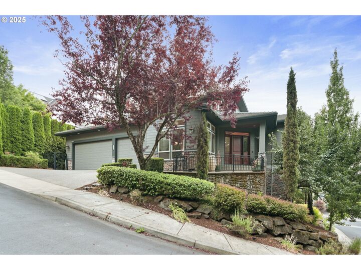 Property Photo: 9941 NW Upton Ct OR 97229