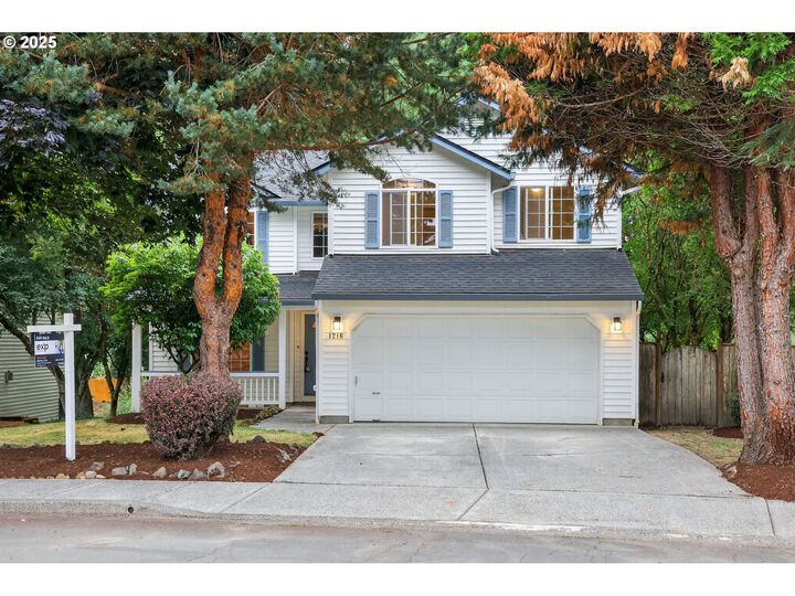 Property Photo:  1216 NE 17th Ave  WA 98604 
