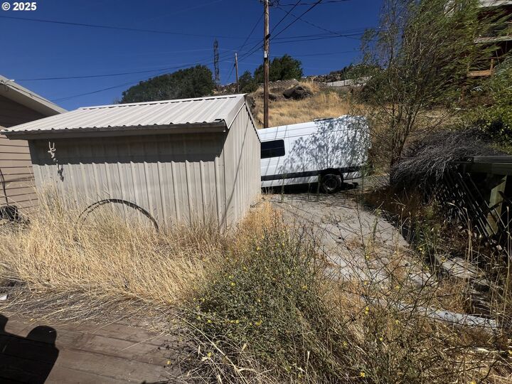 Property Photo:  376 Fallbridge Rd  WA 98673 