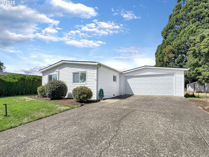 416 Lochaven Ave  Springfield OR 97477 photo