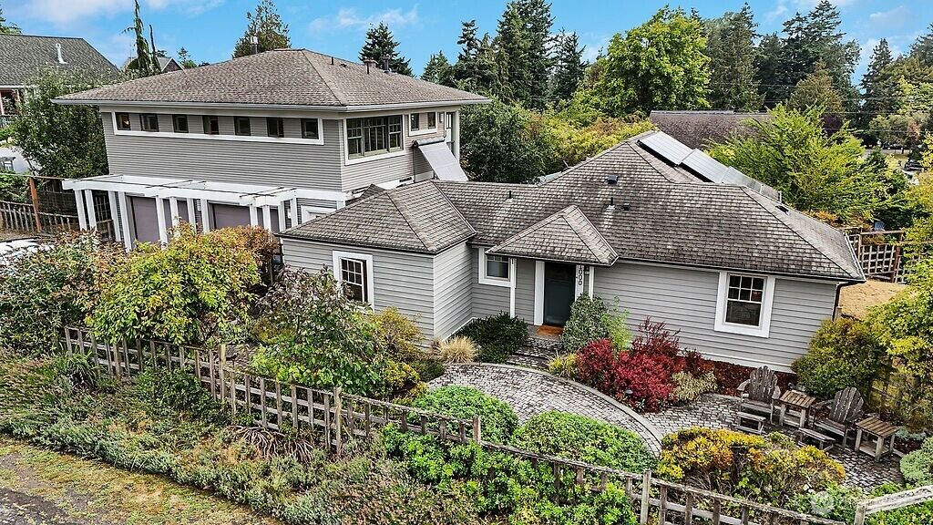 Property Photo: 1000 Madison Street WA 98368