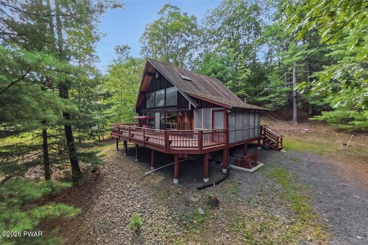 Property Photo:  2146 Sky High Drive  PA 18321 