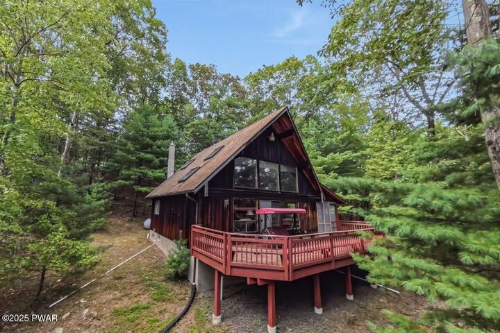 Property Photo:  2146 Sky High Drive  PA 18321 