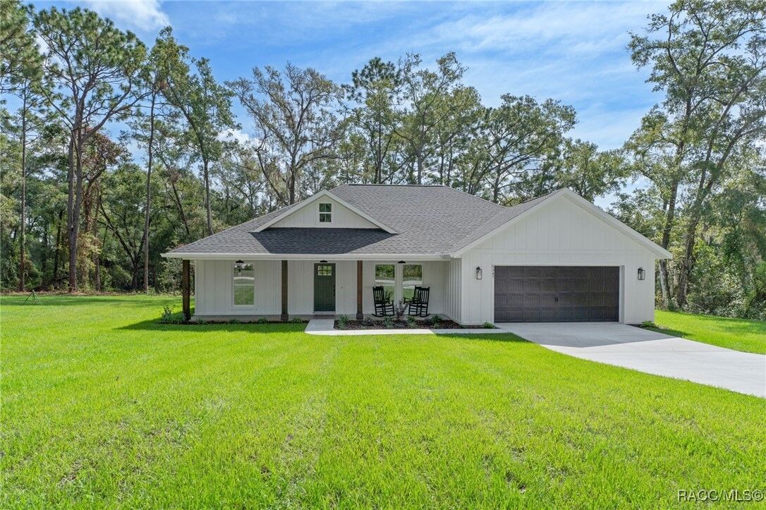 Property Photo: 5347 S Romans Avenue FL 34452