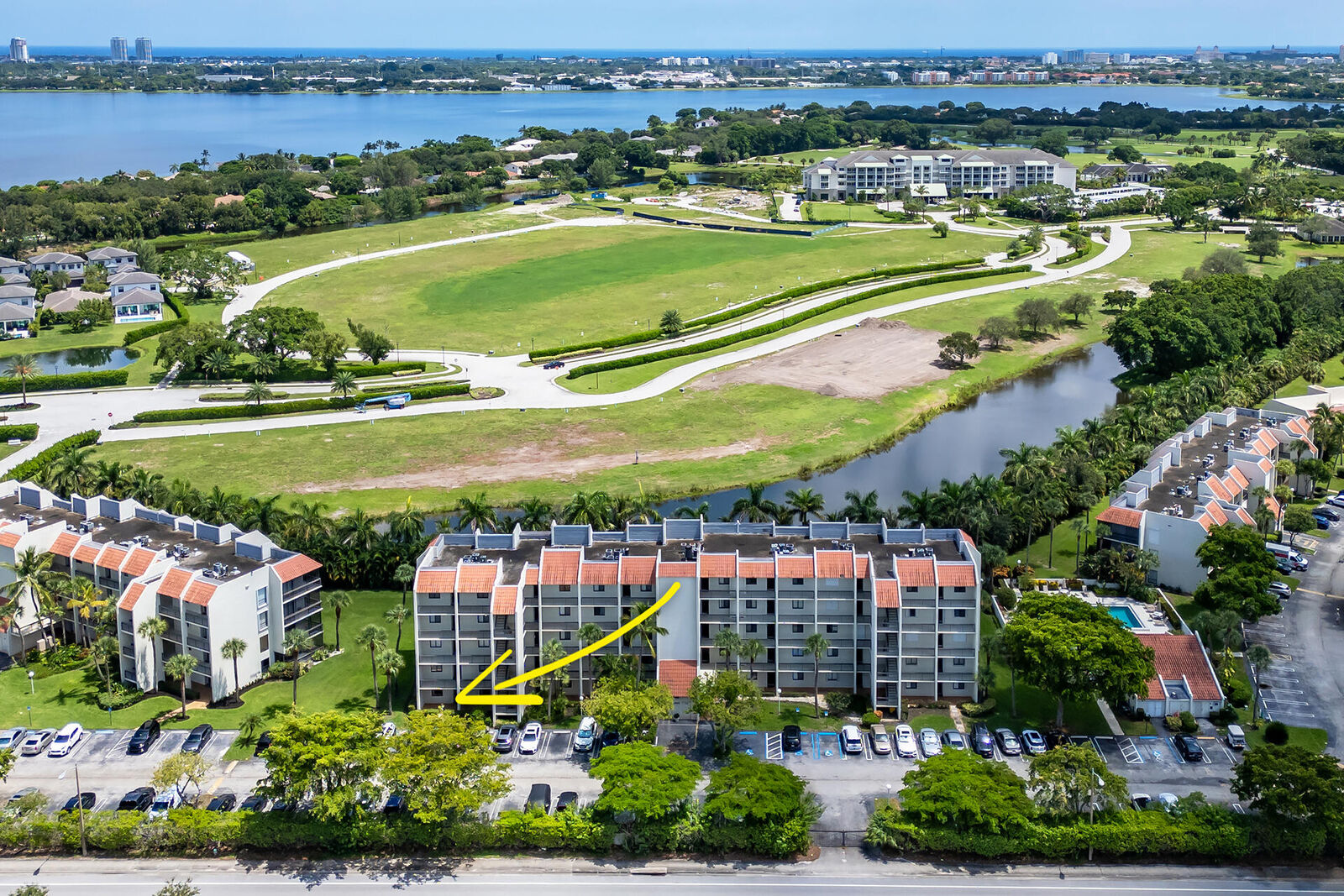 Property Photo: 3000 Presidential Way #101 FL 33401