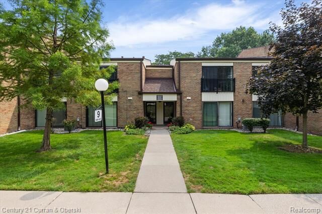 18415 University Park Dr  Livonia MI 48152 photo