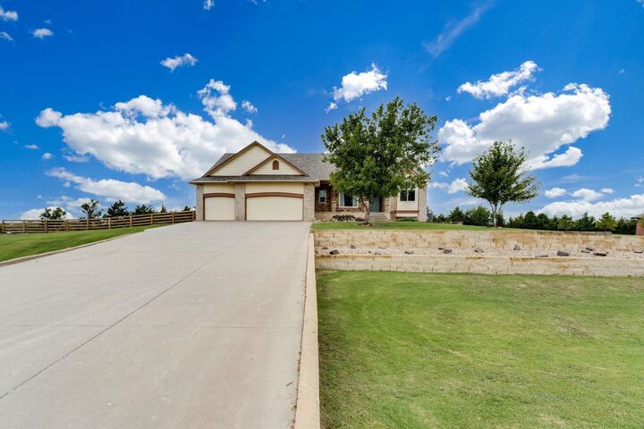 Photo de la propriété:  3011 N Lombard Ln  KS 67223 
