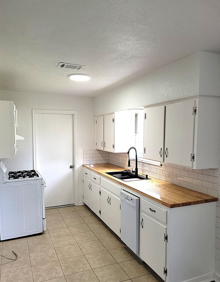 Property Photo:  7770 Homer Dr.  TX 77708 