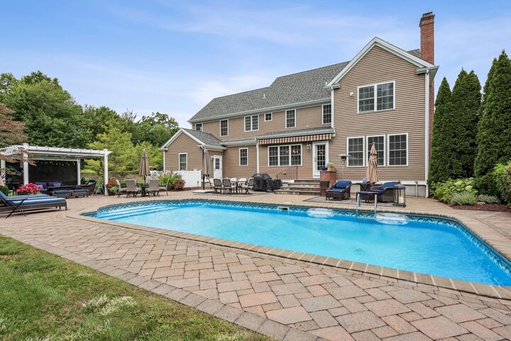 Property Photo: 4 Ingelside Drive CT 06032