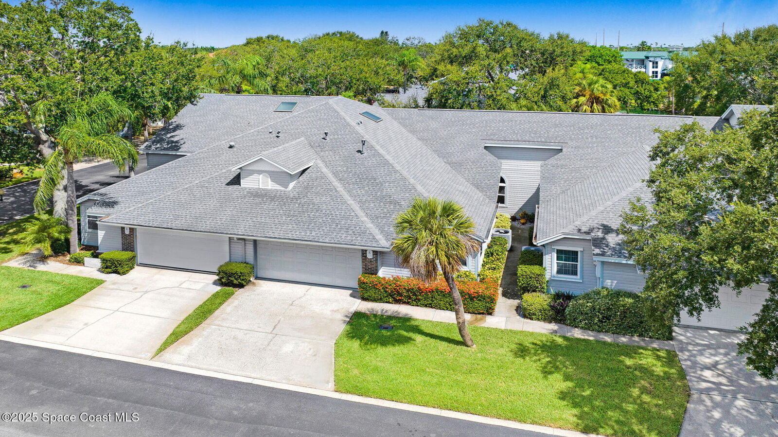 Property Photo:  106 Tradewinds Drive  FL 32937 