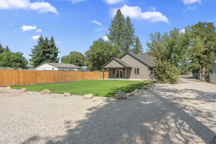Property Photo:  2920 E Lincoln Rd  WA 99217 