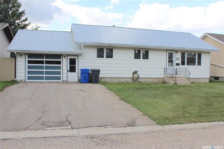 14 Sharp Street  Springside SK S0A 3V0 photo
