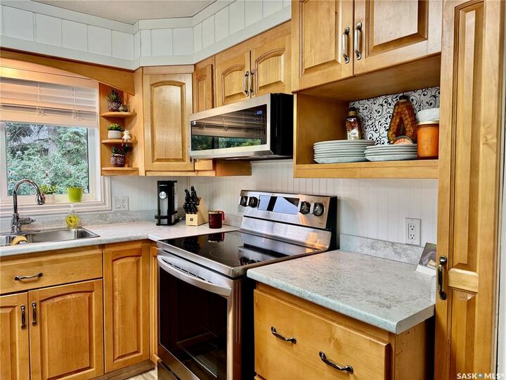 Property Photo: 234 7th Street SK S0K 2A0