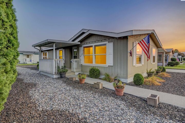 Property Photo: 312 S Columbia Center Blvd #71 WA 99336