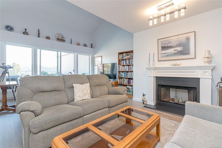 Property Photo: 2560 Departure Bay Rd 602 BC V9S 5P1