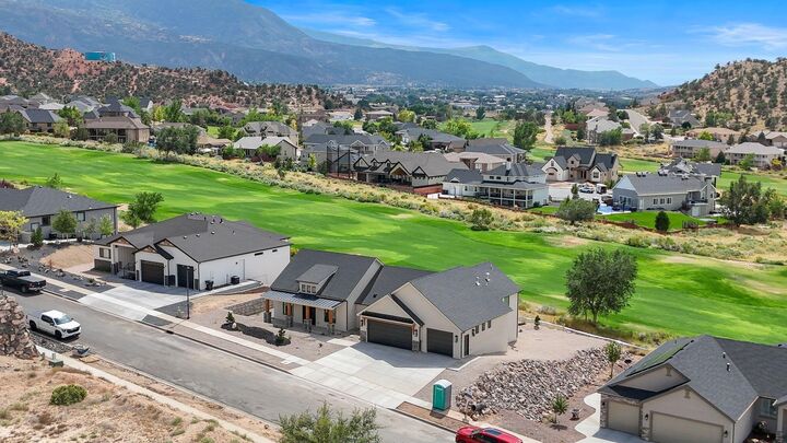 Property Photo: 1509 N Knoll St UT 84721