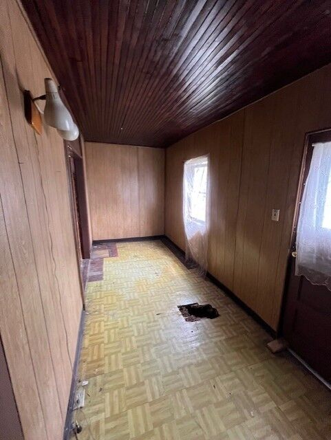 Property Photo:  613 Center Street  PA 15132 