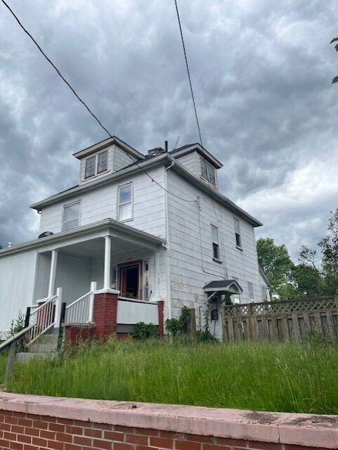 Property Photo:  1107 Emerson Avenue  PA 16121 
