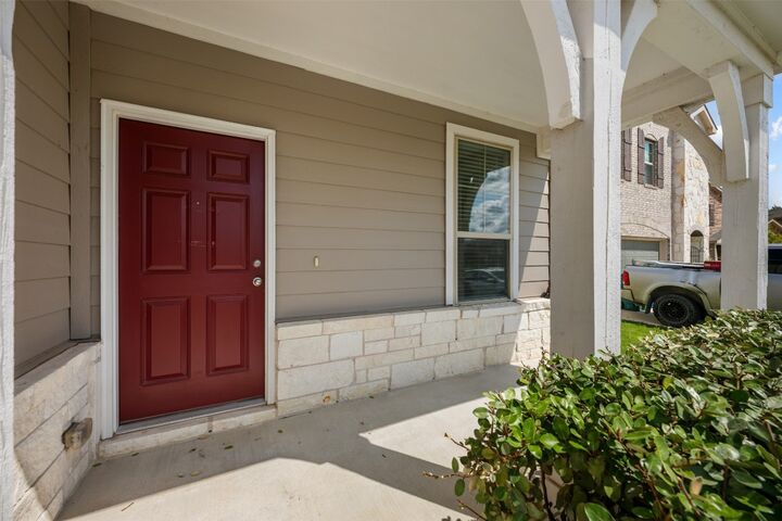 Property Photo: 225 Gunther Way TX 76574