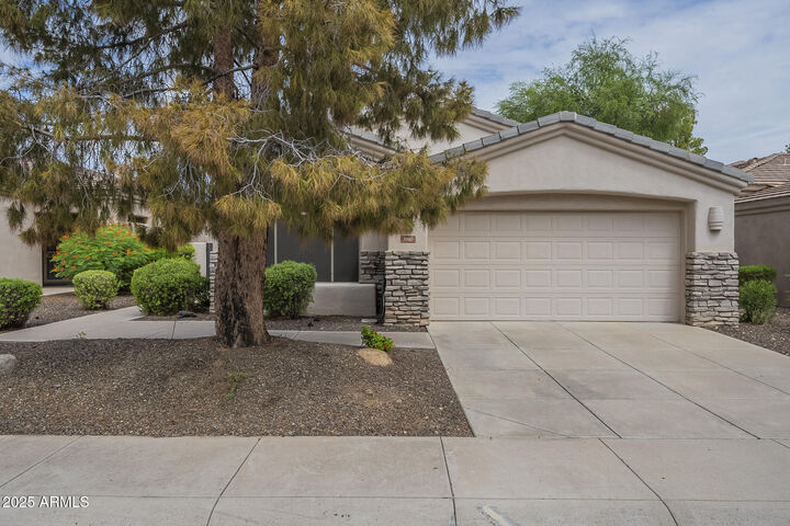 Property Photo:  3910 E Carson Road  AZ 85042 