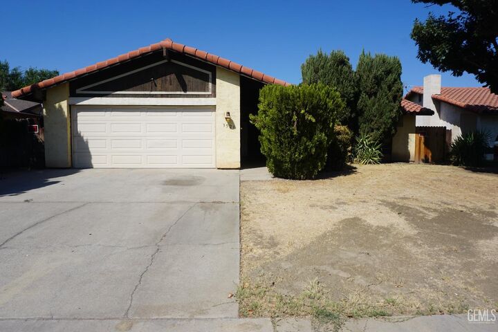 3521 Kapral Way  Bakersfield CA 93309 photo