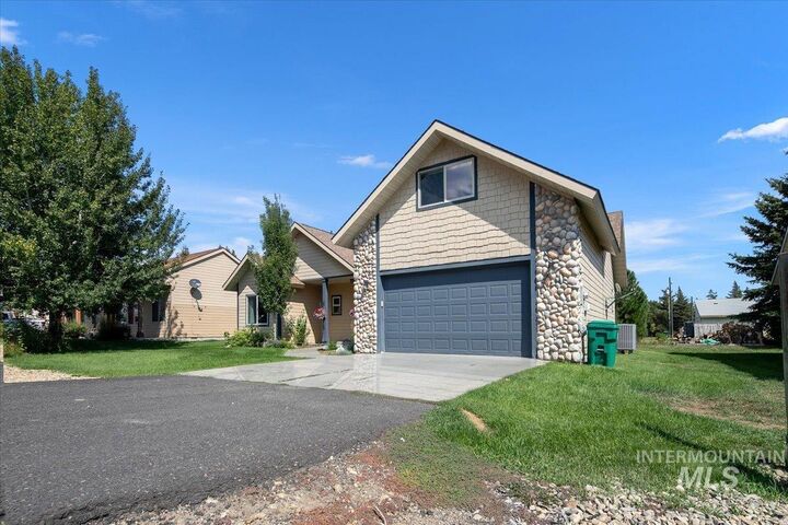 Property Photo: 40 Charters Dr ID 83615-0000