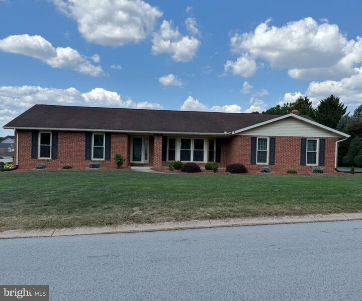 811 Shenandoah Lane  York PA 17404 photo