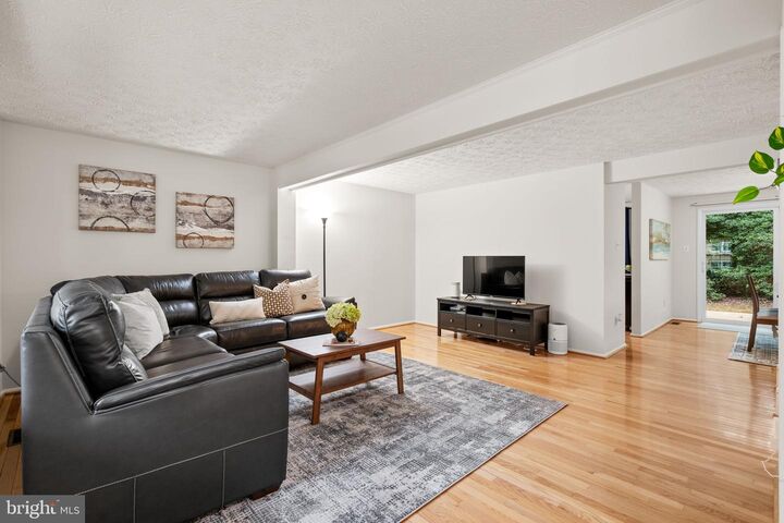 2306 Middle Creek Lane  Reston VA 20191 photo