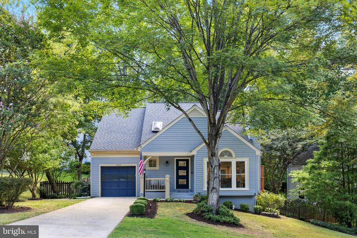 Property Photo: 15062 Lindenberry Lane VA 22025