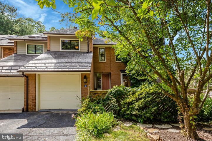 11088 Glade Court  Reston VA 20191 photo