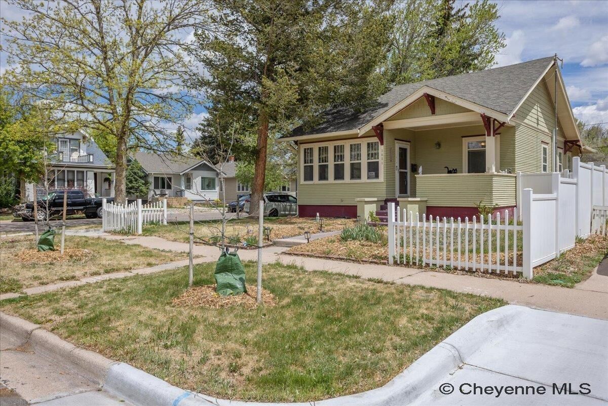 Property Photo: 3021 Thomes Ave WY 82001
