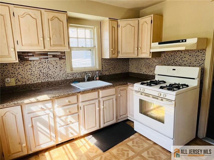 Property Photo:  211 University Avenue  NJ 08840 