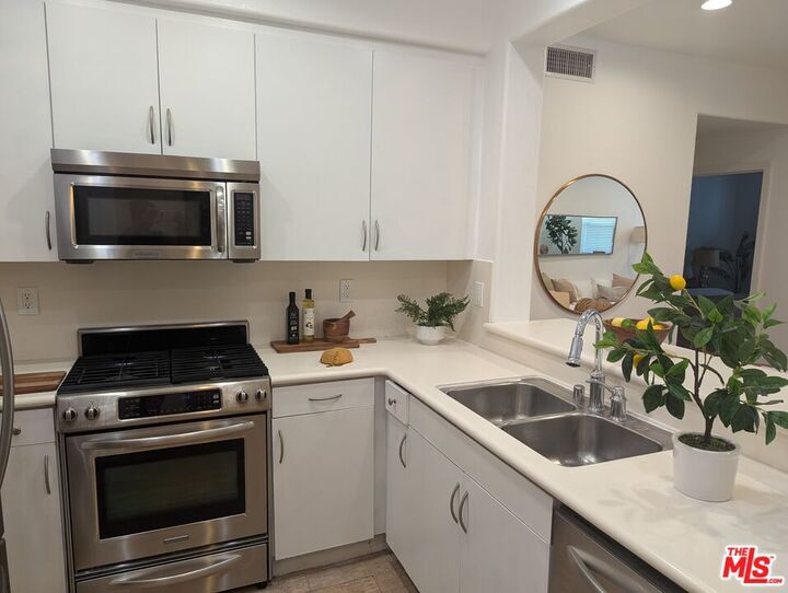 Property Photo:  7100 Playa Vista Dr  CA 90094