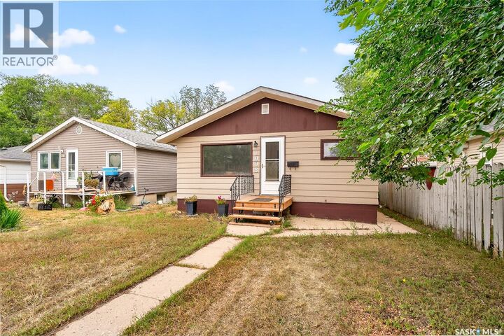 Property Photo:  1008 Lillooet Street W  SK S6H 5B8 