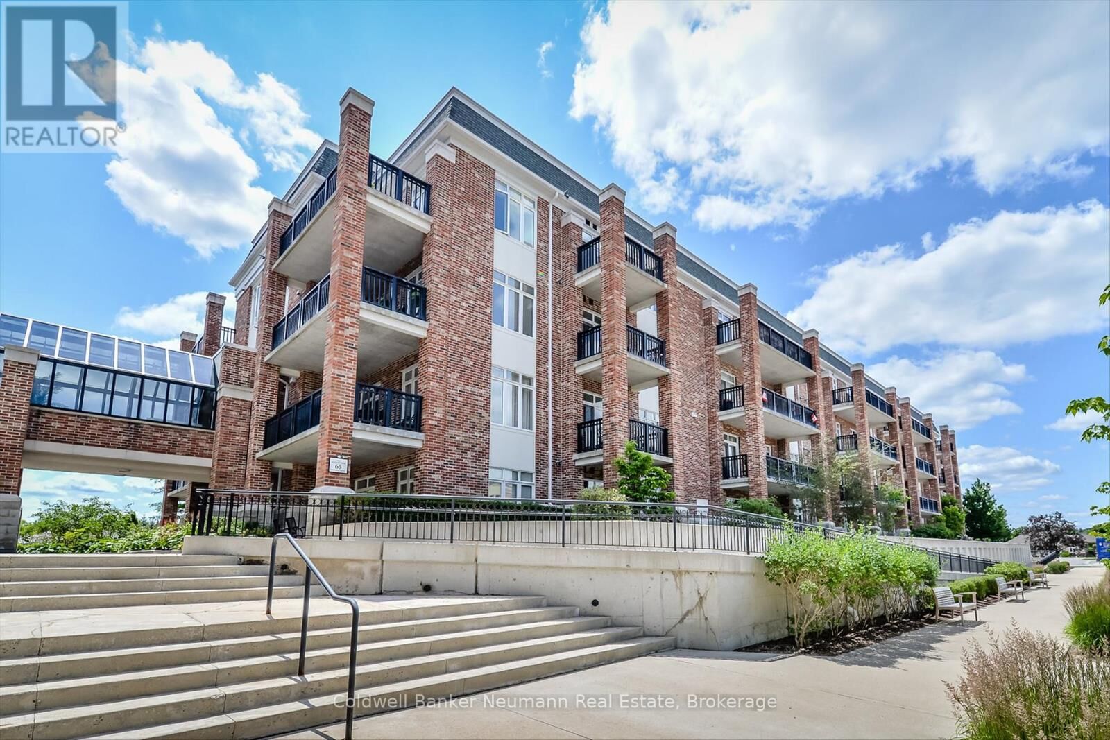 Property Photo:  65 Bayberry Drive 404  ON N1G 5K8 
