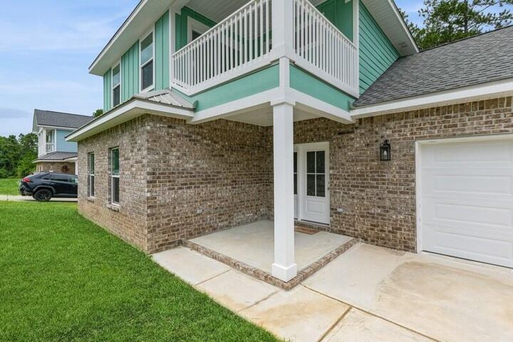 Property Photo:  4516 Hermosa Road  FL 32539 