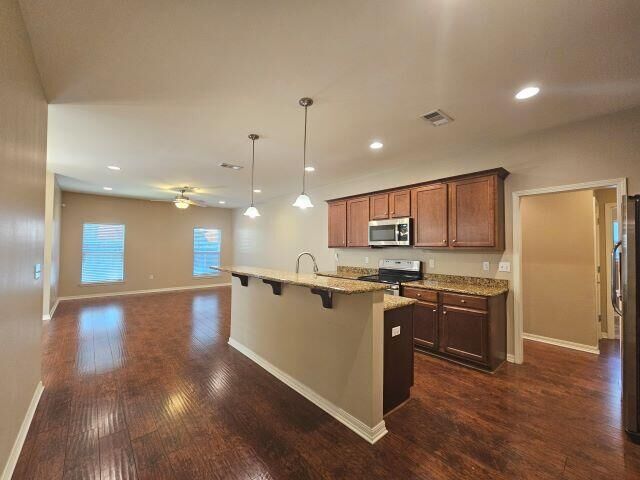 Property Photo:  1302 S Cedar Avenue  FL 32578 