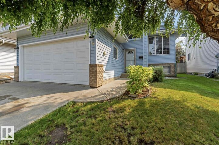 Property Photo: 19 Westwood Green AB T8L 4G3