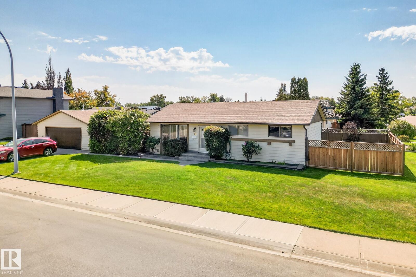 Photo de la propriété: 19 Southpark Drive AB T9E 4V4