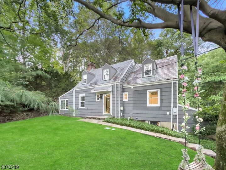 359 Dogwood Way  Mountainside Boro NJ 07092 photo