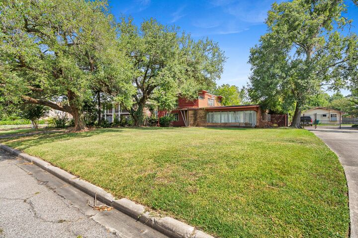 Property Photo:  3417 Charleston Street  TX 77021 
