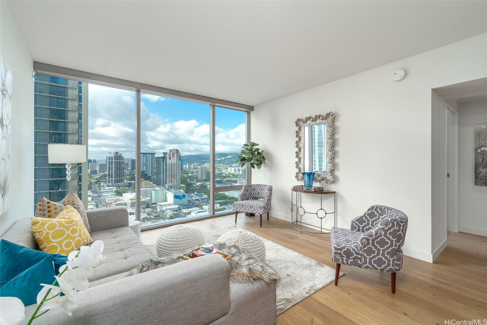 Property Photo:  1001 Queen Street 3113  HI 96814 