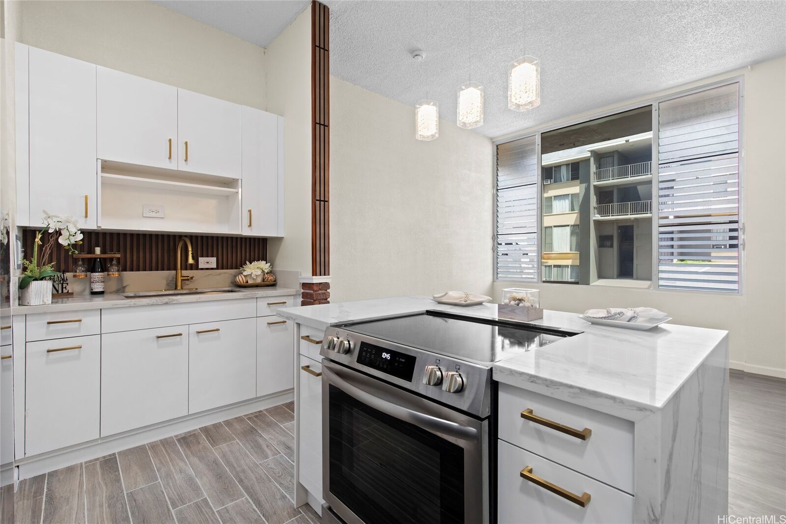 Property Photo:  94-246 Leoku Street G125  HI 96797 