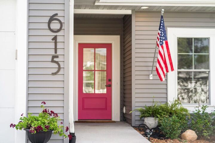 Property Photo:  615 Melendy Lane  IA 50613 