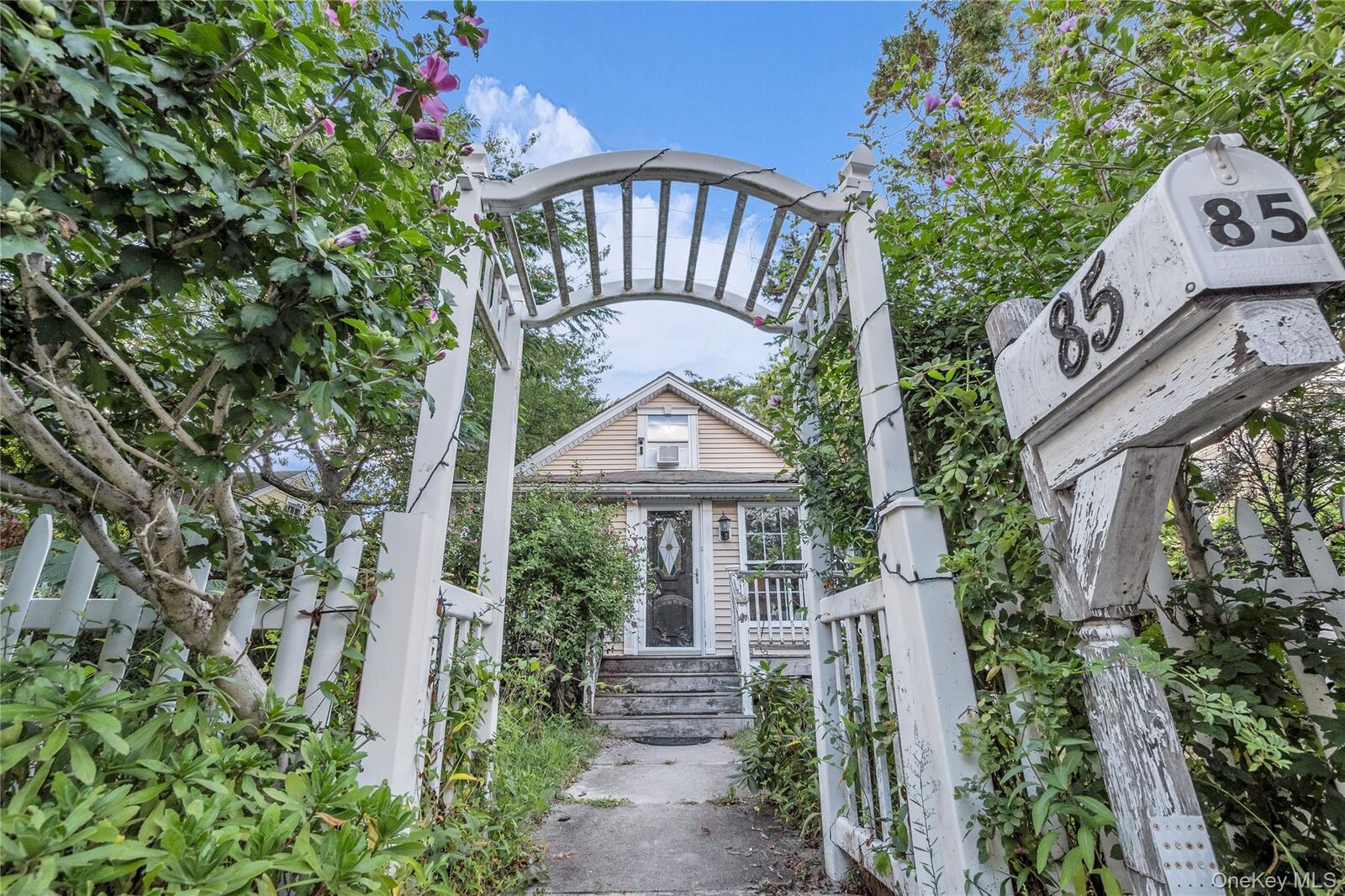 Property Photo:  85 Robert Street  NY 11772 