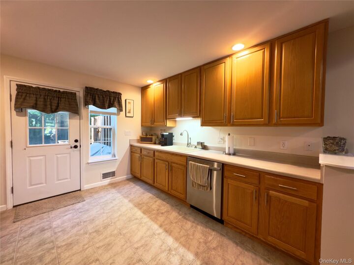 Property Photo:  140 Pinebrook Drive  NY 12538 