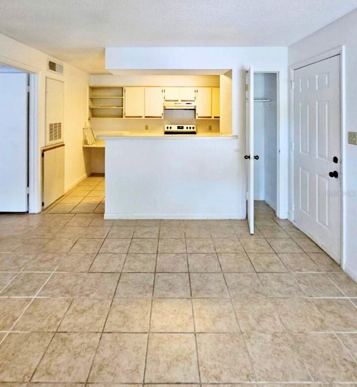 Property Photo: 4225 Thornbriar Lane 208 FL 32822