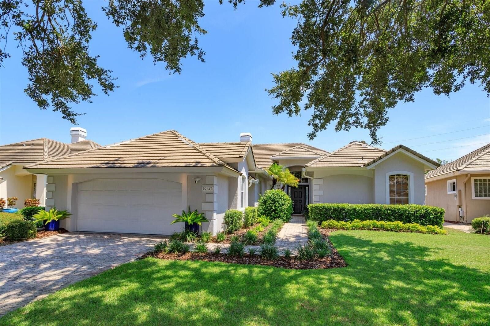 Property Photo: 10926 Woodchase Circle FL 32836