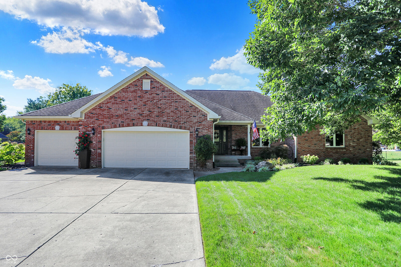 Property Photo: 4571 Makena Ridge Lane IN 46142